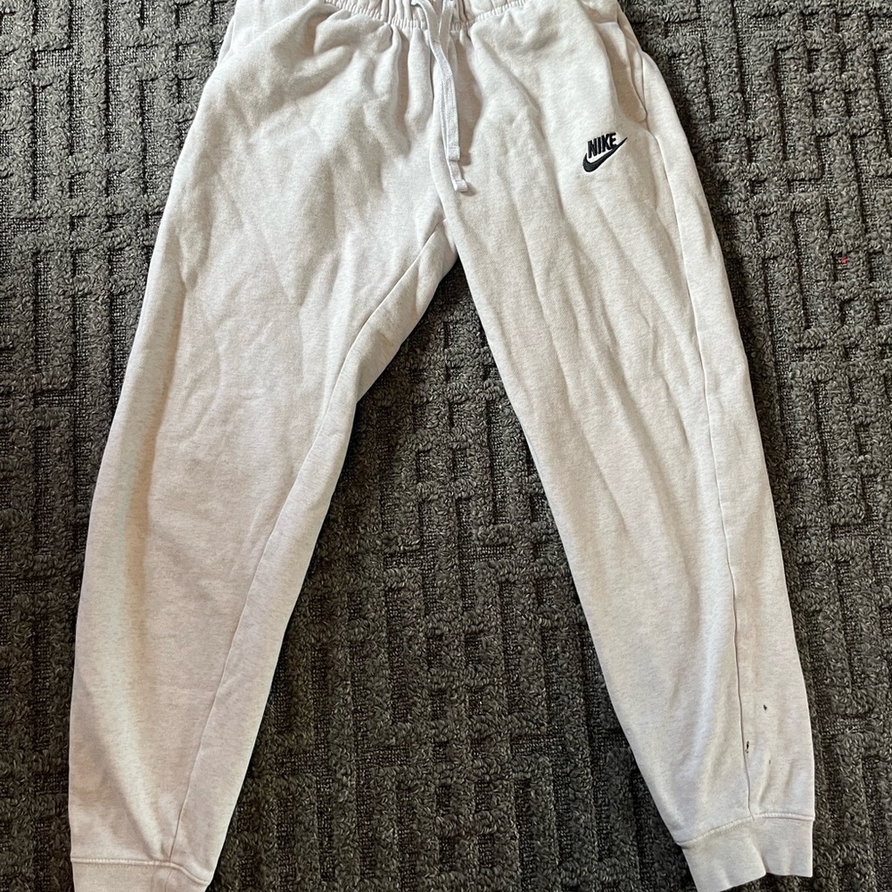 Nike woman’s Light Gray Fleece Sweatpants - Comfortable Everyday Bottoms